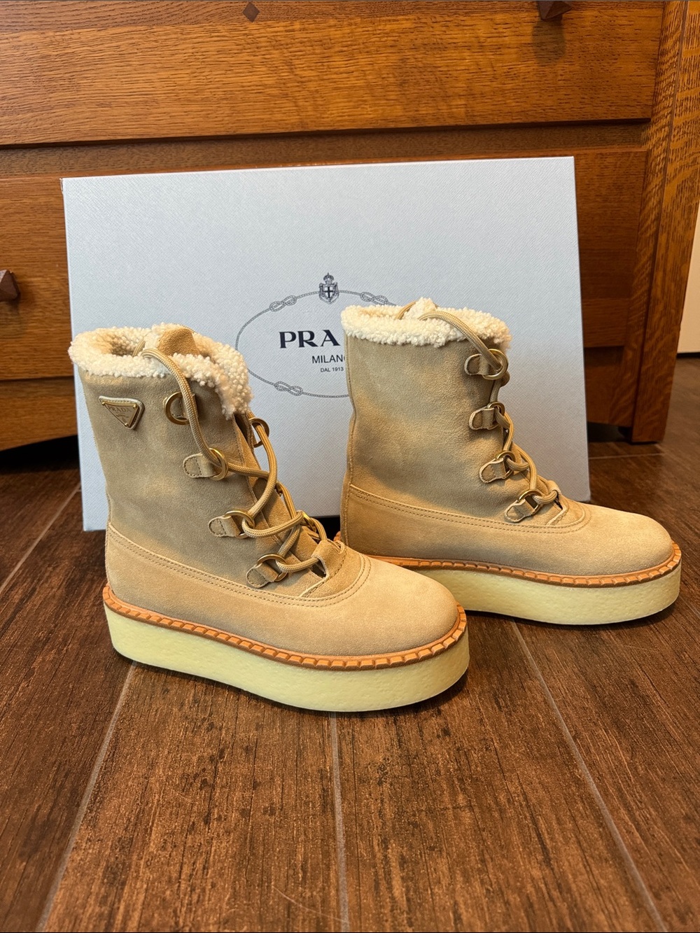 💯 Authentic Prada Suede and Shearling Lace Up Boot Size 8.5B